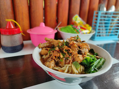 Kedai Mie Ayam V & F Adisana