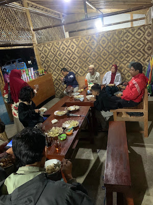 Kedai Paman Kumis