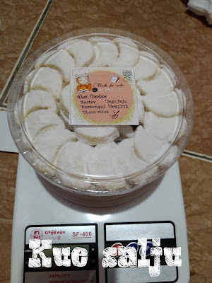Kiwi cake & Cookies
