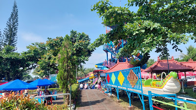 Kolam Waterboom Owabong