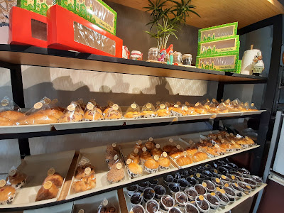 Korean Bakery & Laura Make Up Design