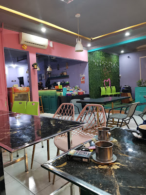 Leetwo Cafe