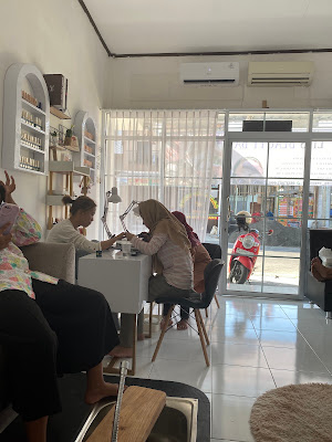 Lies beauty bar