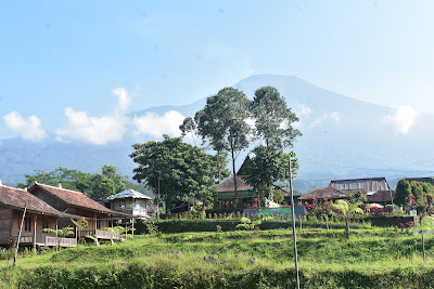 Loket & Parkir Curug Juneng & Curug Kembar
