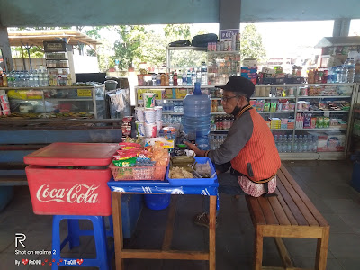 Los kopi dan rokok Andini
