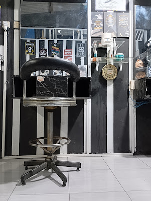 Mahkota Barbershop