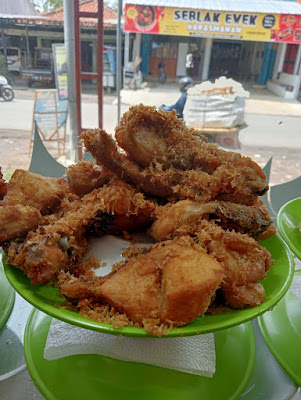 Masakan padang putri tanjung