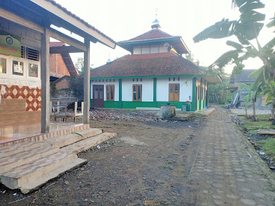 Masjid Ainul Anwar Zuhdi dan TPQ - Madin Ainul Anwar