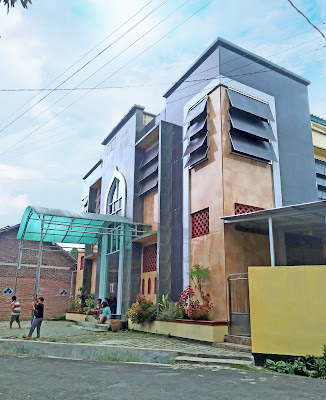 Masjid Baitul Muttaqin Brobot