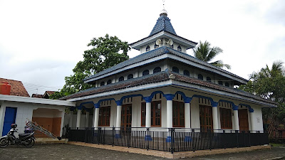 Masjid Nurul Hikmah Ciwaru