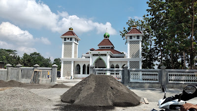 Masjid PROF. DR. SUGIYONO-RUSTI