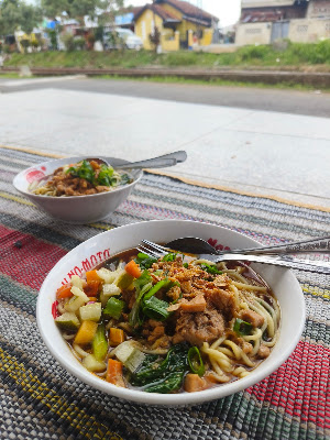 Mie Ayam Acar Mama Shakila