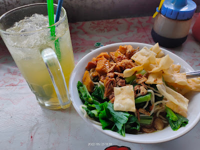 Mie Ayam & Bakso Mba Yati