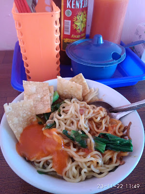 Mie ayam Barokah MEpet saWAH