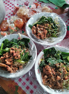 Mie ayam bu rasmi꧋ꦩꦶꦪꦺꦄꦪꦩ꧀ꦧꦸꦫꦱ꧀ꦩꦶ