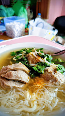 Mie Ayam Ceker dan Bakso Cipto Roso 1
