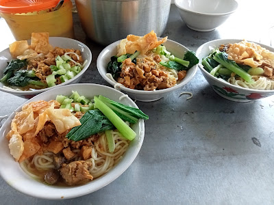 Mie Ayam Ceker Rinjani