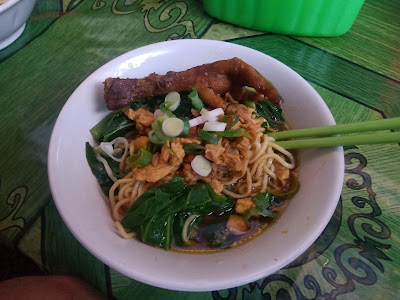Mie Ayam ceker Vivi