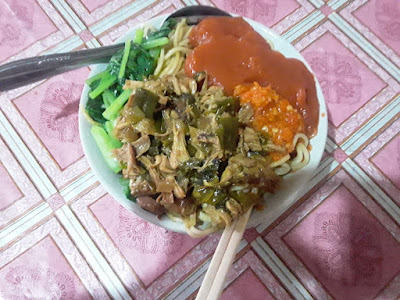 Mie Ayam dan Aneka Kripik Bu Lies