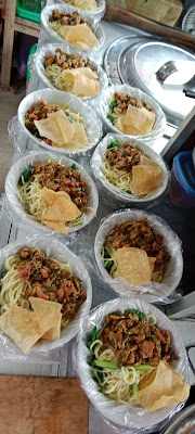 Mie ayam dan bakso emas widhy