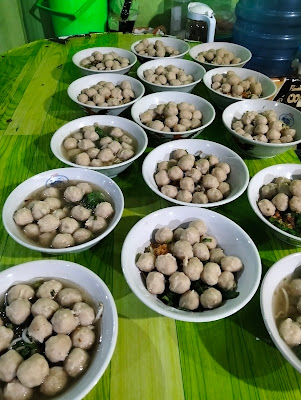 Mie ayam Dan Bakso Tumpeng Bu Sunarti