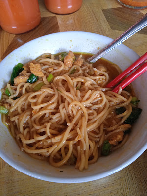 Mie ayam dan soto sapi MOU