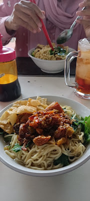 Mie Ayam Gajah Mungkur (Pasar Burung)