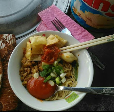 "Mie Ayam Hosea Bintan Flores"