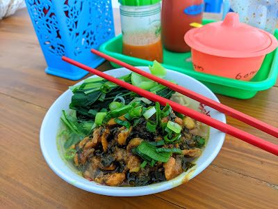 Mie Ayam Khas Batam Mbokayu Waitem Kayel