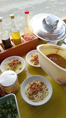 Mie ayam laris pak kumis