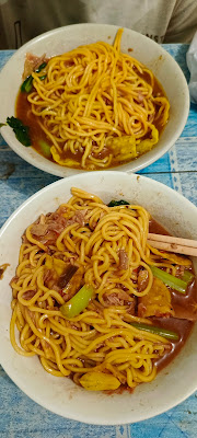 Mie Ayam Ngendog dan Bakso Cipto Roso 2