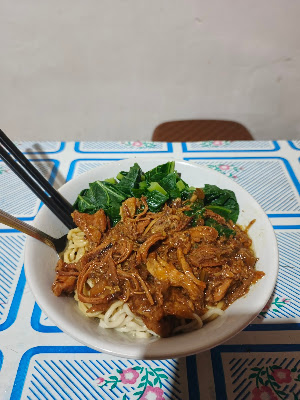 Mie Ayam Pak Dhe Dawin