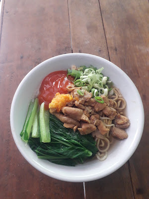 Mie ayam pak Min karanggambas