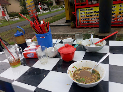 Mie Ayam Pangsit dan Bakso Bunting Kulon Alun-Alun