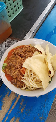 Mie ayam pangsit Dewi