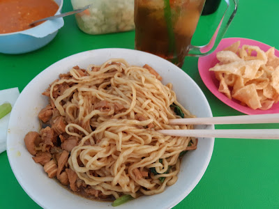 Mie Ayam Pangsit Kasembadan