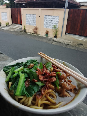 Mie Ayam Pawone Mboke