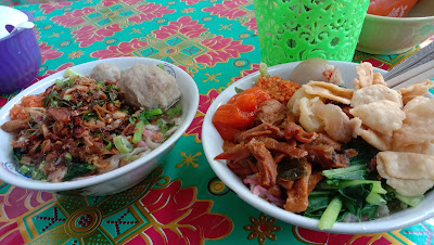 Mie ayam pelangi ibu saniyah