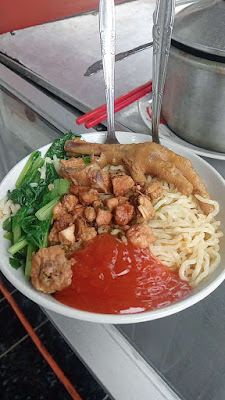 Mie Ayam Pojok Wayae