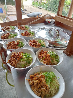 MIE AYAM PUTRA PAK MUSLIH (asli kalisari)