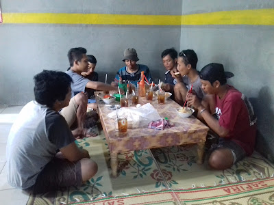 Mie ayam "Sabar Menanti BANG SINO"