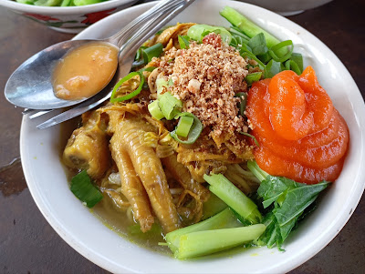 Mie ayam sumber rejeki "mama nand"