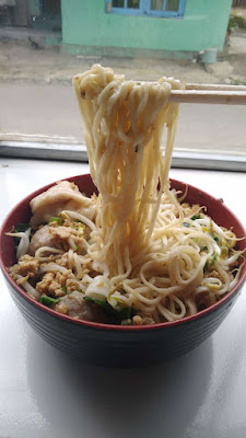 Mie Yamin Bontos