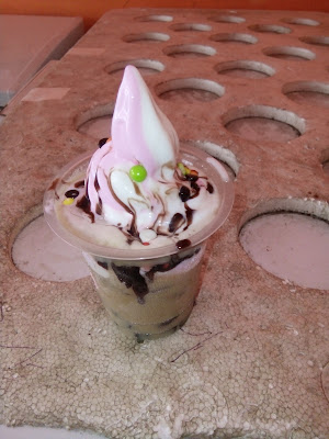 MMM YUMMY ICE CREAM