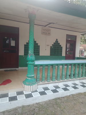 Mushola jami'atul mudrisin