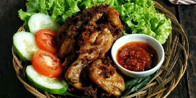 Nama 19 Ayam Goreng dan Seafood