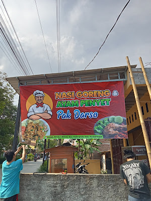 Nasgor dan Ayam Penyet Pak Darso