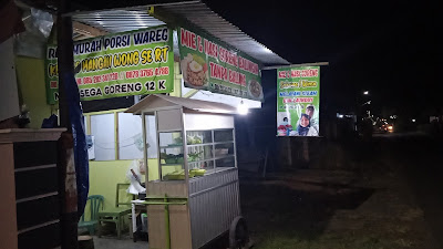 Nasgor kwetiau dan mie nyemek balungan tanpa balung