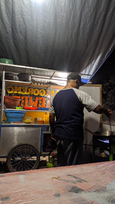 Nasi Goreng dan Bakmi. " MLEWED "