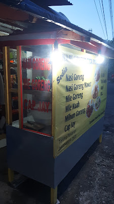 Nasi Goreng Tiga Putri